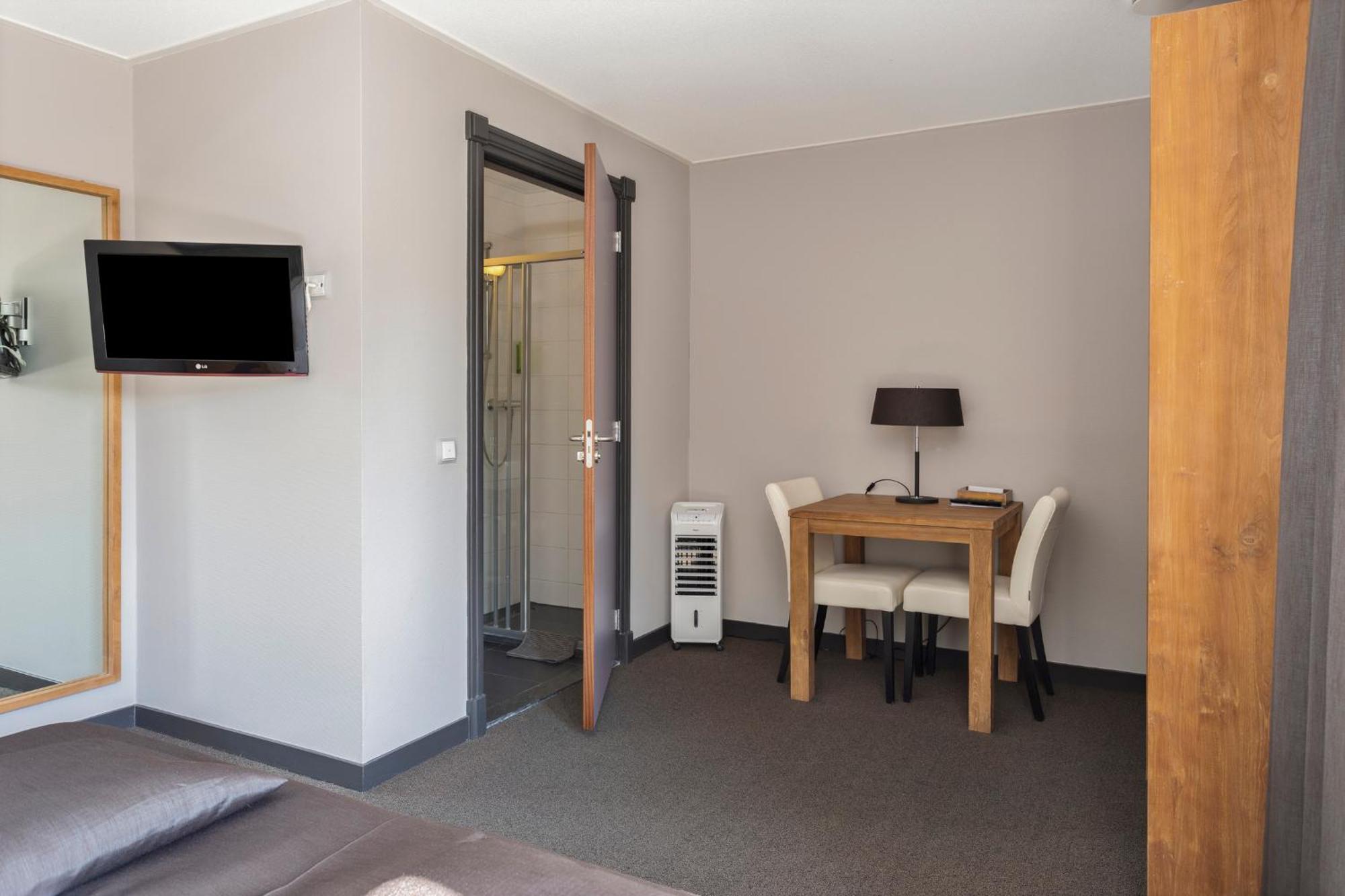 Hunzego Hotel Uithuizermeeden Экстерьер фото